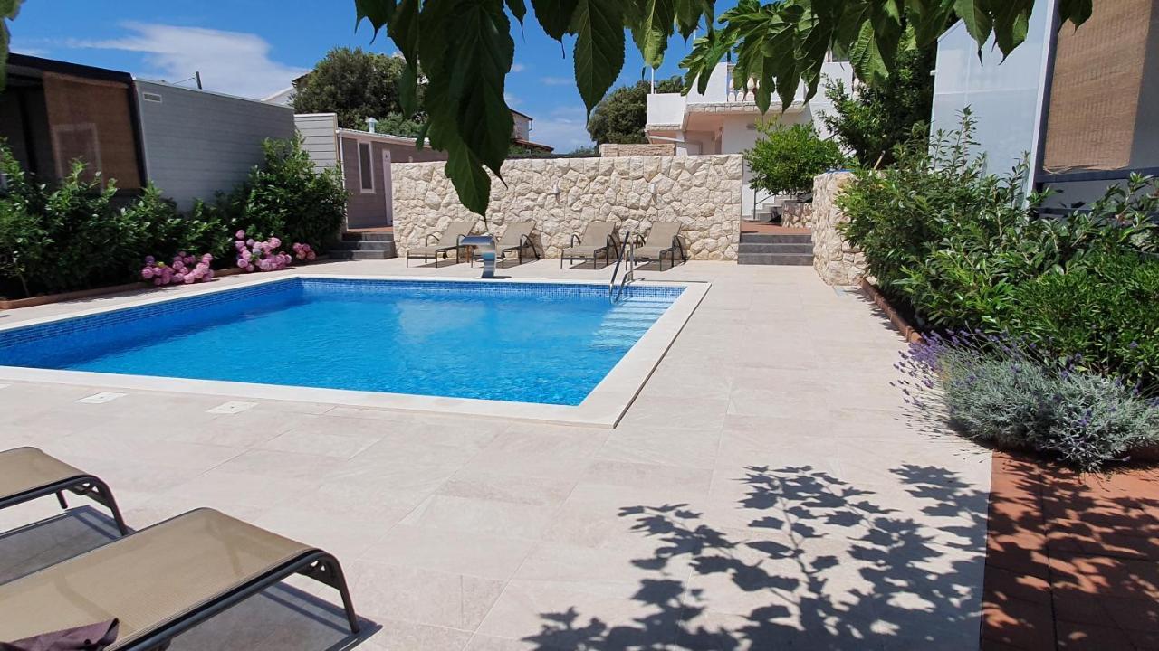 Premium Appartments Suha Punta Kampor Екстер'єр фото