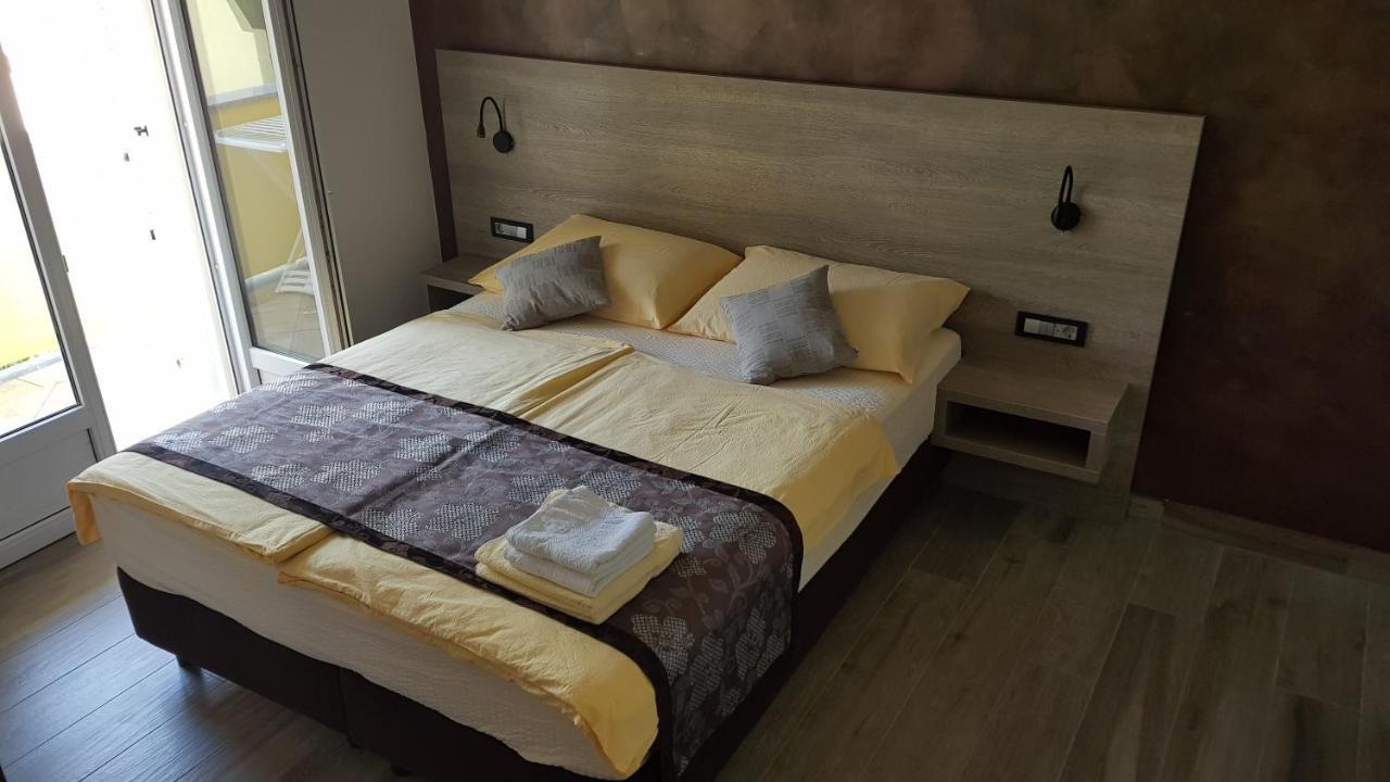 Premium Appartments Suha Punta Kampor Екстер'єр фото