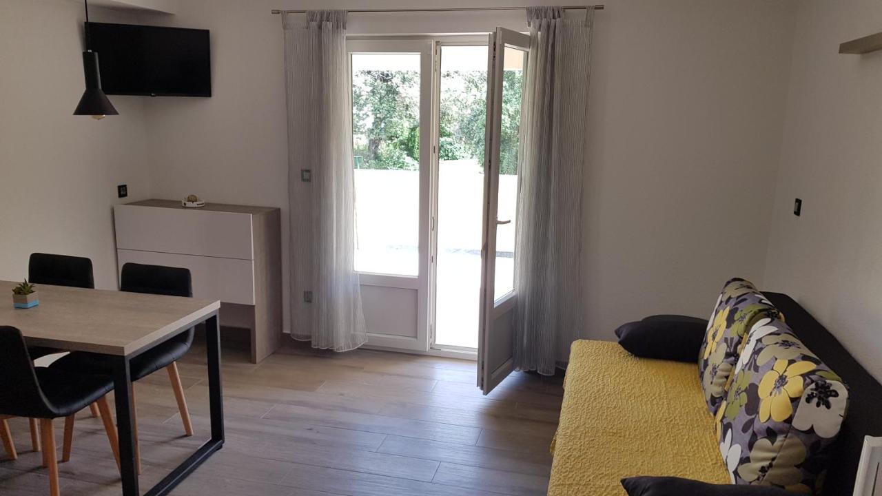 Premium Appartments Suha Punta Kampor Екстер'єр фото